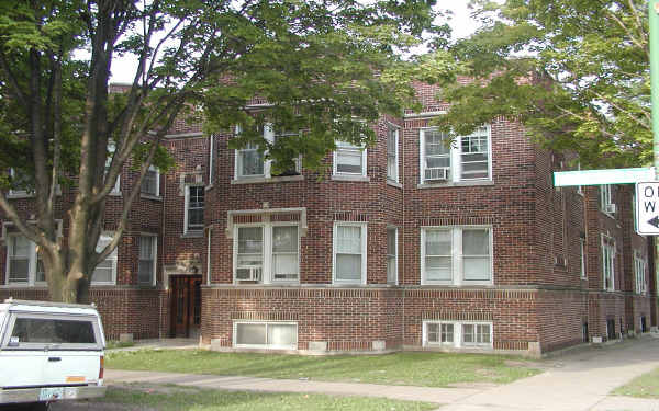 6454 N Rockwell St in Chicago, IL - Building Photo