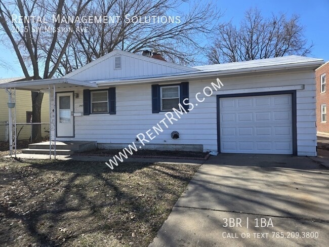 2015 SW Mission Ave in Topeka, KS - Building Photo - Building Photo