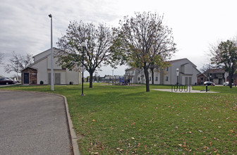 Southridge Village in Madison, WI - Foto de edificio - Building Photo