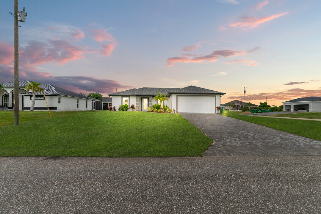 314 NW 25th Pl in Cape Coral, FL - Building Photo