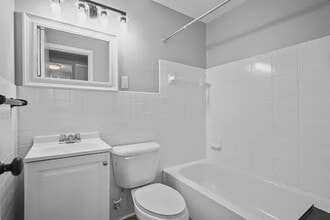 Ashby Terrace in Cleveland, OH - Building Photo - Building Photo