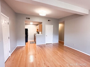 2126 Fulton Ave, Unit 6 in Cincinnati, OH - Foto de edificio - Building Photo