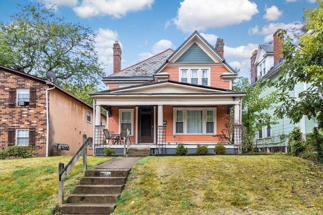 property at 2027 N 4th St