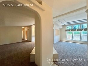 5835 SE Harrison St in Milwaukie, OR - Building Photo - Building Photo