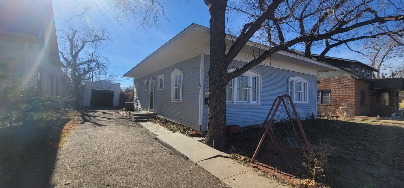1204 5th Ave in Canyon, TX - Building Photo