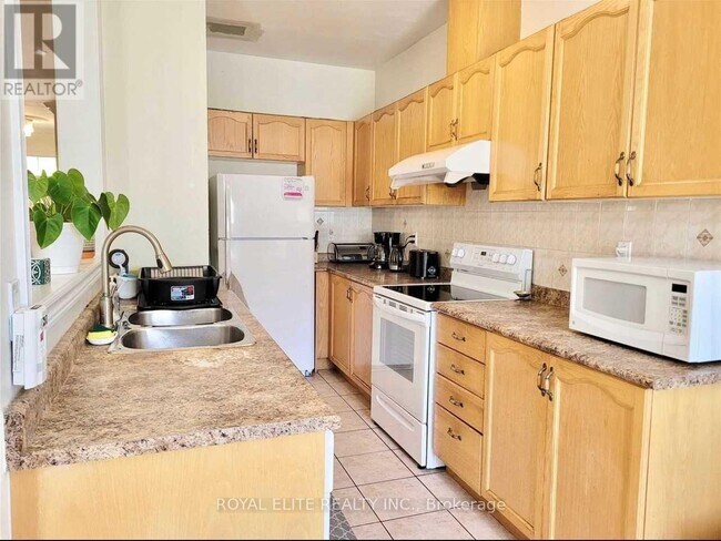 property at 3395 Fountain Park Ave