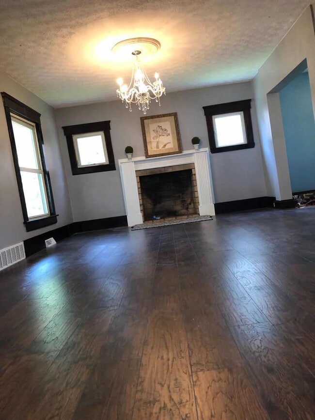 823 Bloomfield Ave in Akron, OH - Building Photo - Building Photo