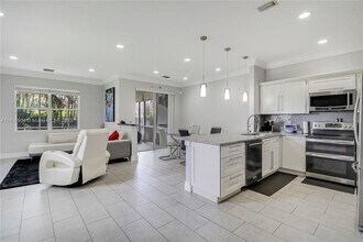 6047 Seminole Gardens Cir in Riviera Beach, FL - Building Photo - Building Photo
