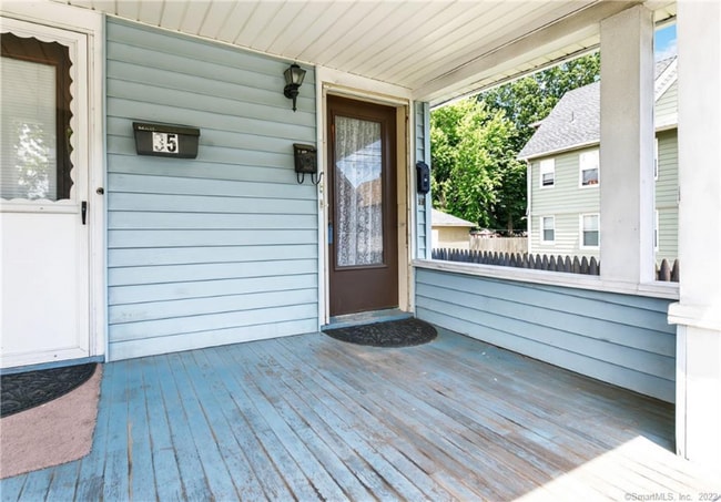 37 Avon St in Stratford, CT - Building Photo - Building Photo