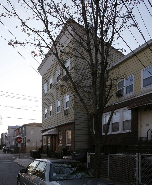343 New York Ave in Jersey City, NJ - Building Photo - Building Photo