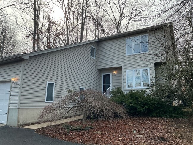 504 Mt Pleasant Dr in Locust Grove, VA - Building Photo - Building Photo