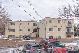 Jasmine Apartments in Edmonton, AB - Building Photo - Building Photo