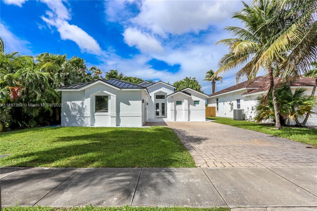 1230 S 13th Ave in Hollywood, FL - Building Photo