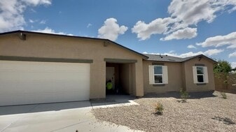 10856 W Torren Dr in Arizona City, AZ - Building Photo