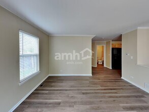 810 Wedgewood Cir in Lake In The Hills, IL - Building Photo - Building Photo