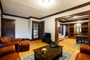 3308 N Oakland Ave in Milwaukee, WI - Building Photo