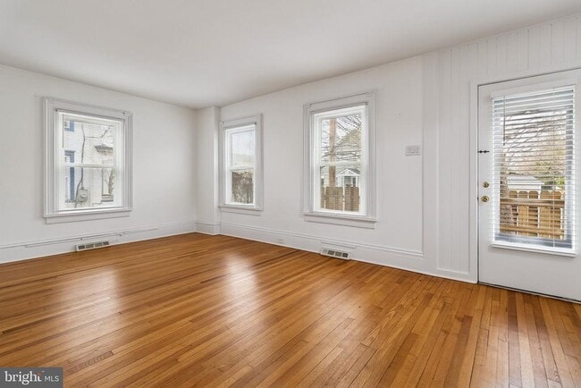 12 Station Rd in Cranbury, NJ - Building Photo - Building Photo