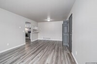Lakeview Apartments photo'