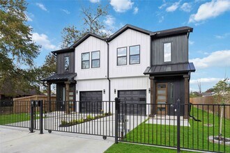 964 Lucky St in Houston, TX - Building Photo - Building Photo