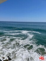 20440 Pacific Coast Hwy in Malibu, CA - Building Photo