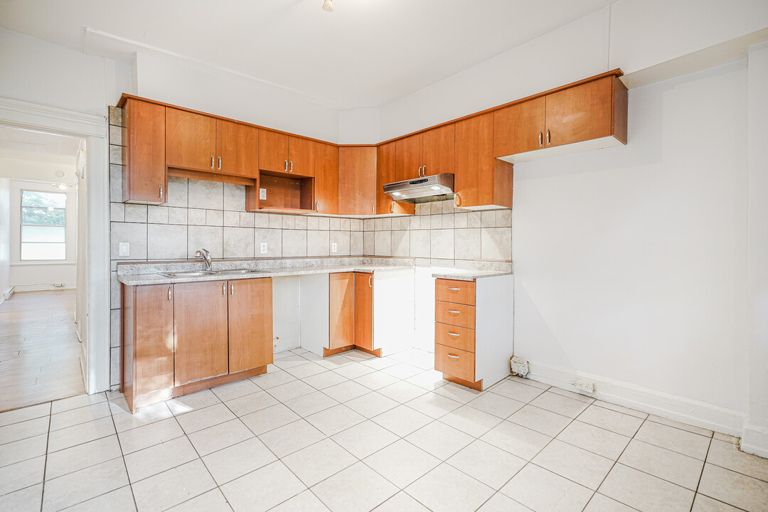 8705 Av. Souligny in Montréal, QC - Building Photo