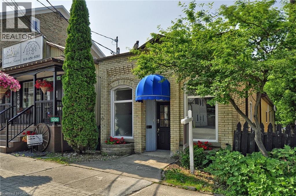 1206 Queens Bush Rd in Wellesley, ON - Building Photo