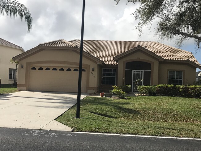 property at 22638 Fountain Lakes Blvd