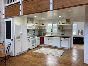 17161 Wood Duck Ct in Bend, OR - Building Photo - Building Photo