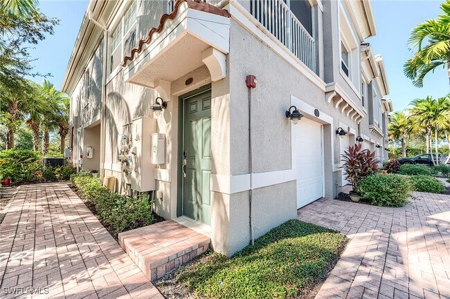 8510 Violeta St in Bonita Springs, FL - Building Photo - Building Photo