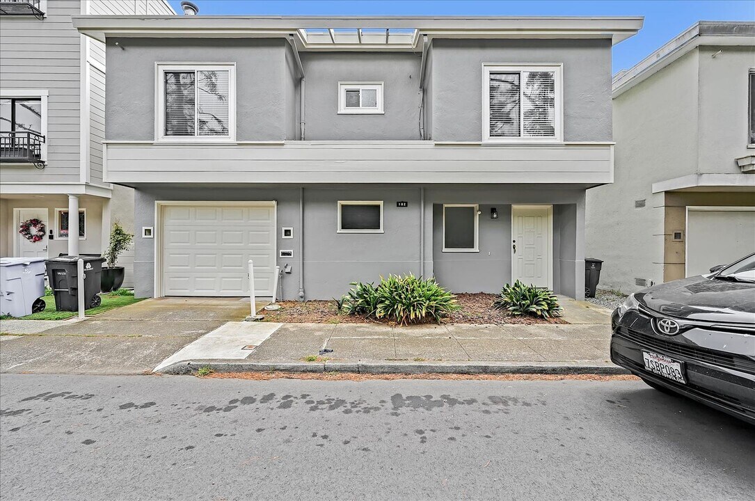 182 Midcrest Way in San Francisco, CA - Building Photo