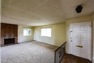 2320 Norwic Pl in Altadena, CA - Building Photo - Building Photo
