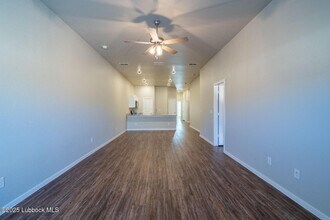 2112 N Jayton Ave in Lubbock, TX - Building Photo - Building Photo