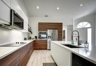 8304 Vía Di Veneto in Boca Raton, FL - Building Photo - Building Photo
