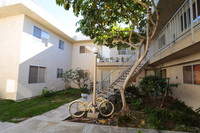 Meadowlark West in San Clemente, CA - Building Photo - Building Photo