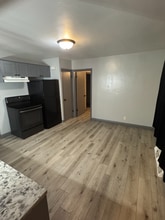 1959-1961 Maple Dale Rd in West Bend, WI - Foto de edificio - Building Photo