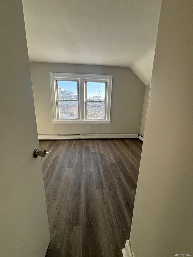 127 E Chester St in Long Beach, NY - Building Photo - Building Photo