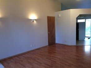 2147-2149 SW Canyon Dr in Redmond, OR - Building Photo - Building Photo