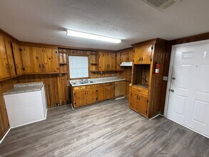 100 Gurr Dr in Albany, GA - Building Photo - Building Photo