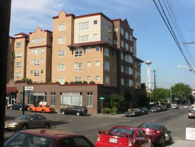 Casa Pacifica Apartments in Seattle, WA - Foto de edificio - Building Photo