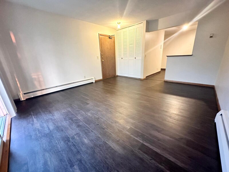 1321 Division St in Hopkins, MN - Building Photo