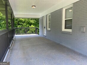 2107 Garden Cir in Decatur, GA - Foto de edificio - Building Photo
