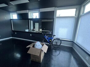 402 Cascade St, Unit B in Erie, PA - Foto de edificio - Building Photo