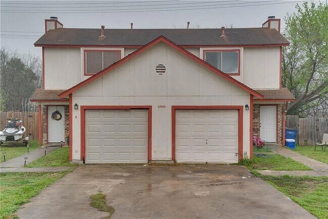 6900 Hyland Cir