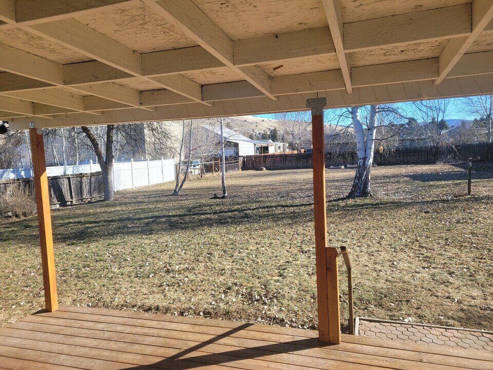 2611 Madison St in Klamath Falls, OR - Building Photo