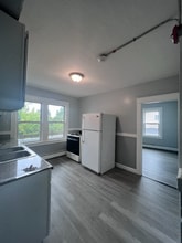 36 Lake St in Webster, MA - Building Photo - Building Photo