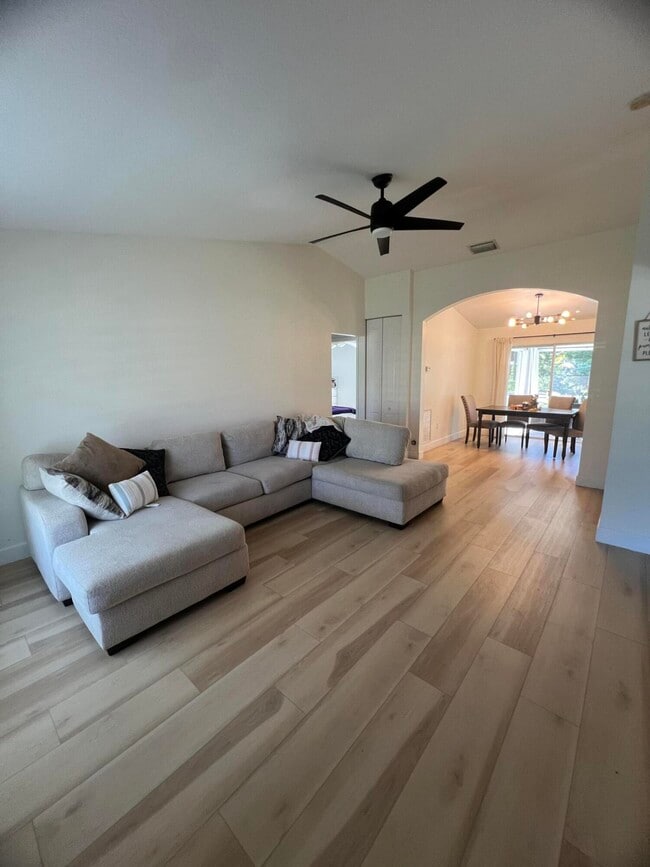 17680 93rd Rd N in The Acreage, FL - Building Photo - Building Photo