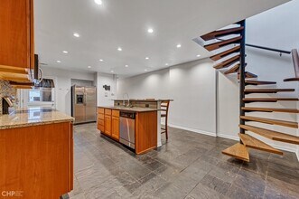 869 N La Salle Dr in Chicago, IL - Building Photo - Building Photo
