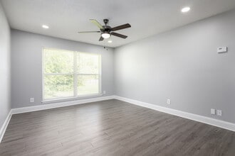 Parkridge Apartments in Graham, NC - Foto de edificio - Interior Photo