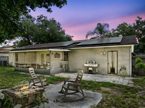 4906 Presidential St in Seffner, FL - Foto de edificio - Building Photo