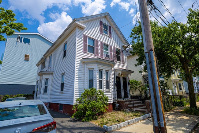 15 Ellsworth St, Unit 2